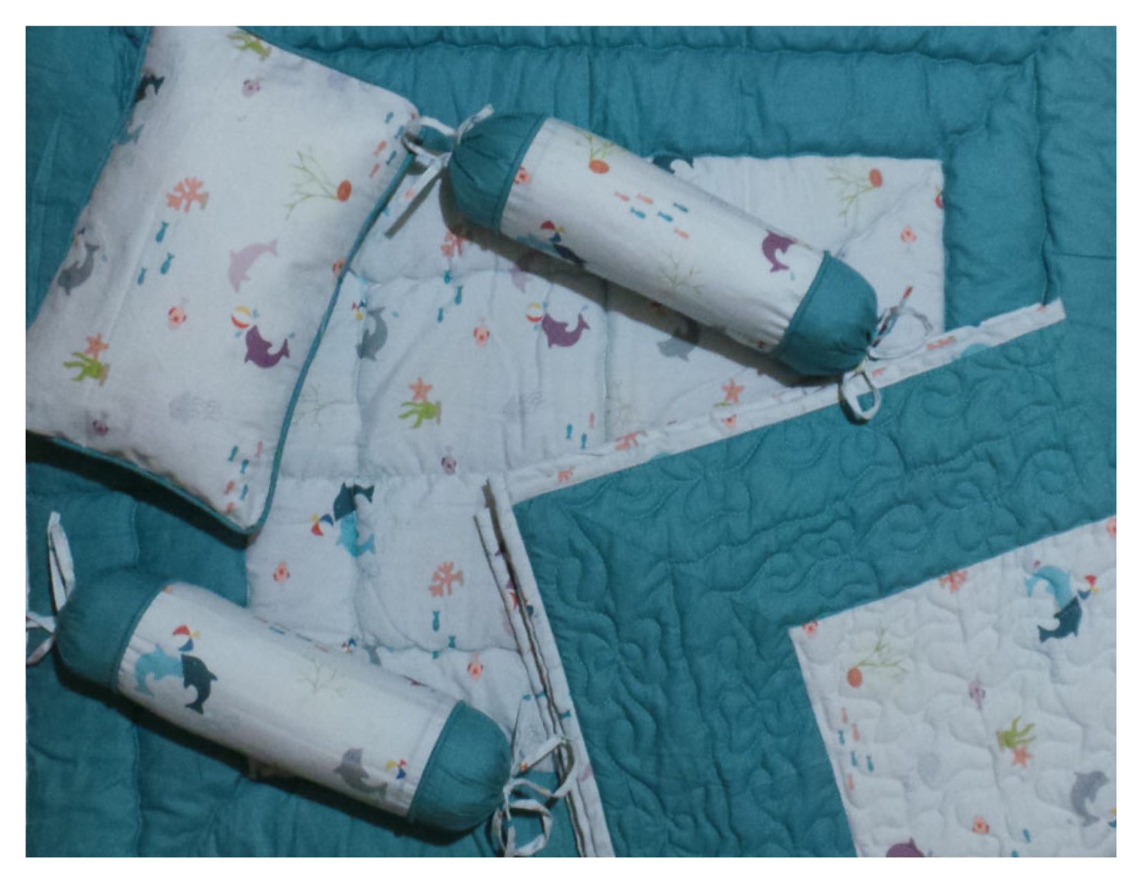 hello little one bedding collection 1_Artboard 6 dolphin set1